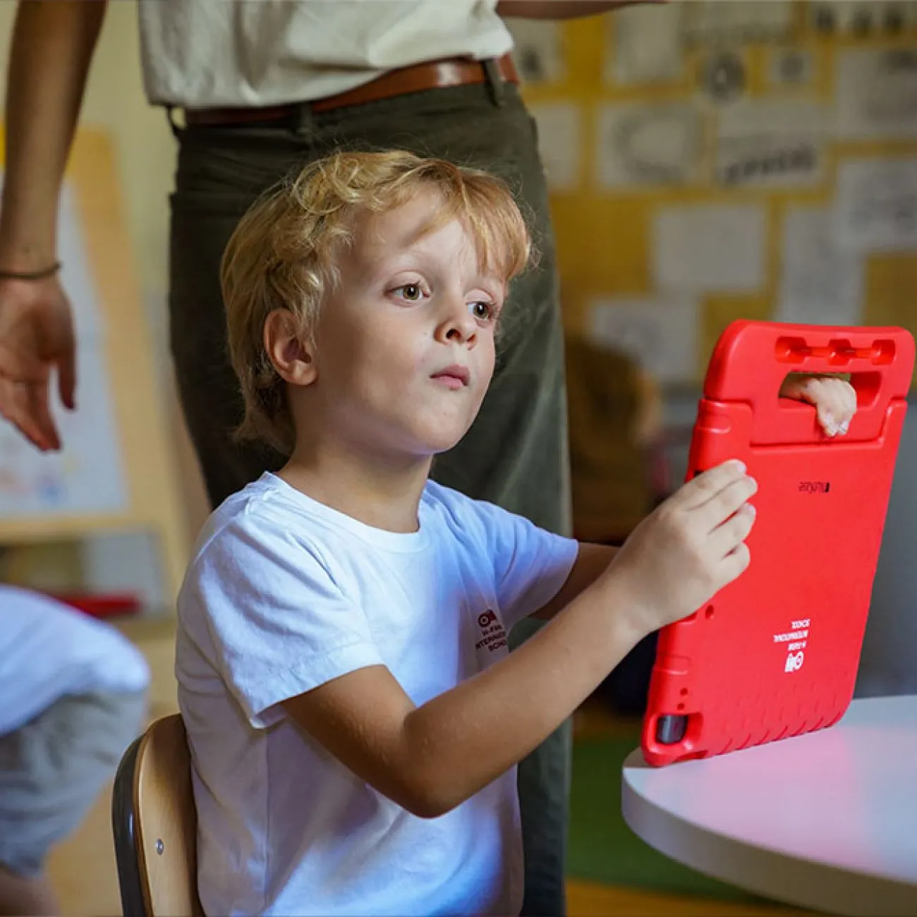 Studente partecipa alla lezione a Rosà